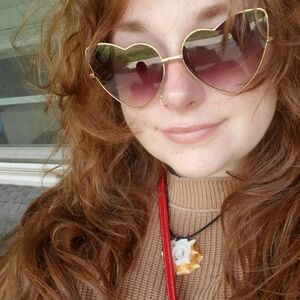 Meet your Posher, Hayley